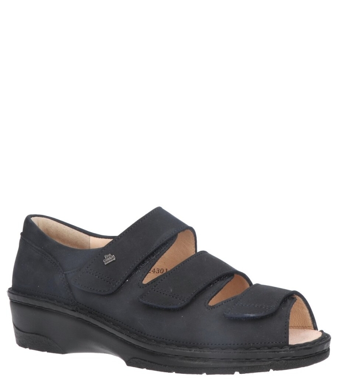 Finn Comfort Finn Comfort sandaal <span>2106 007434 Ischia</span> 007434 nightblue Finn Comfort sandaal <span>2106 007434 Ischia</span> 2106 007434 Ischia blauw - www.bremmerschoenen.nl - Bremmer Schoenen