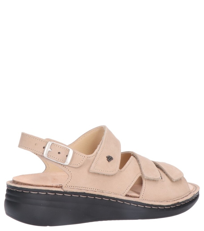 Finn Comfort Finn Comfort sandaal <span>2643 007081 Praia</span> 007081 taupe Finn Comfort sandaal <span>2643 007081 Praia</span> 2643 007081 Praia beige - www.bremmerschoenen.nl - Bremmer Schoenen