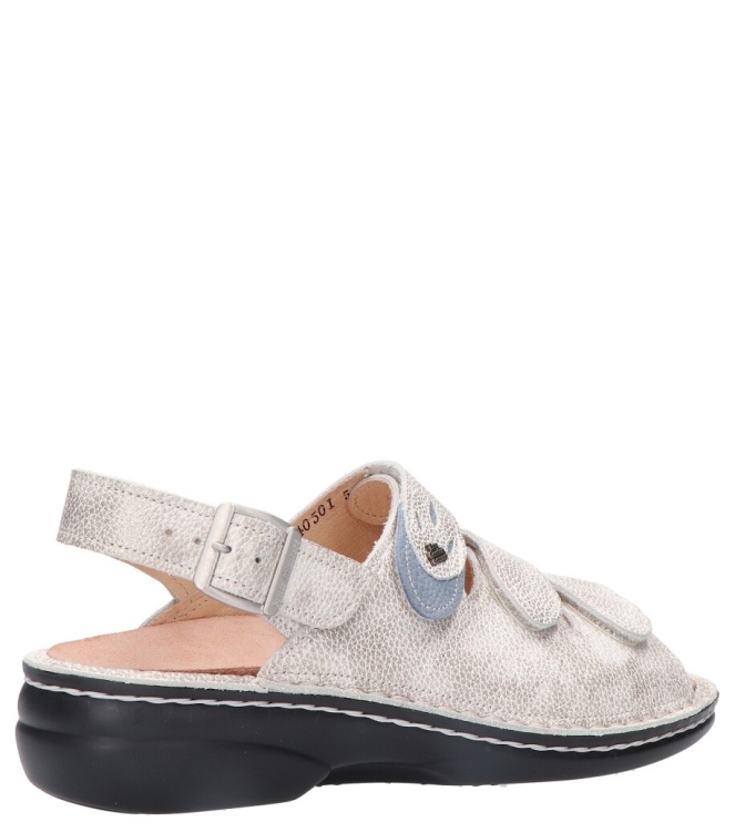 Finn Comfort Finn Comfort sandaal <span>2557 903095 Saloniki</span> 903095 taupe-sky Finn Comfort sandaal <span>2557 903095 Saloniki</span> 2557 903095 Saloniki zilver - www.bremmerschoenen.nl - Bremmer Schoenen