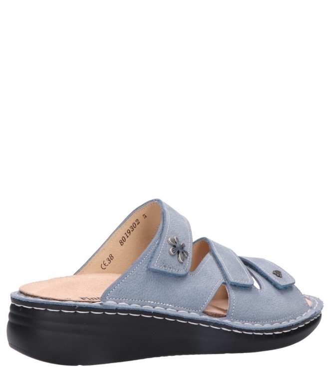 Finn Comfort Finn Comfort slipper <span>2640 834214 Grenada</span> 834214 sky Finn Comfort slipper <span>2640 834214 Grenada</span> 2640 834214 Grenada blauw - www.bremmerschoenen.nl - Bremmer Schoenen