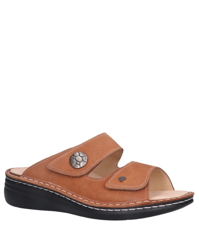 Finn Comfort slipper <span>2642 83411 Moorea</span> 2642 83411 Moorea cognac - www.bremmerschoenen.nl - Bremmer Schoenen