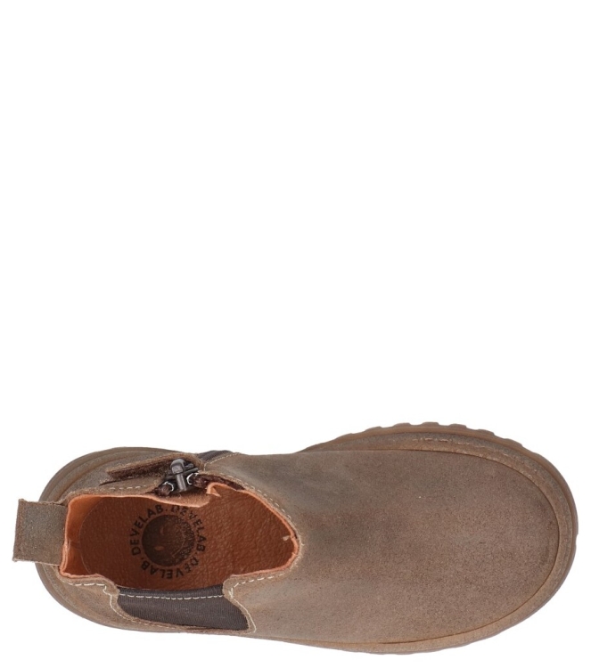 Develab Develab chelseaboot <span>47203 737</span> 737 dk. brown Develab chelseaboot <span>47203 737</span> 47203 737 bruin - www.bremmerschoenen.nl - Bremmer Schoenen